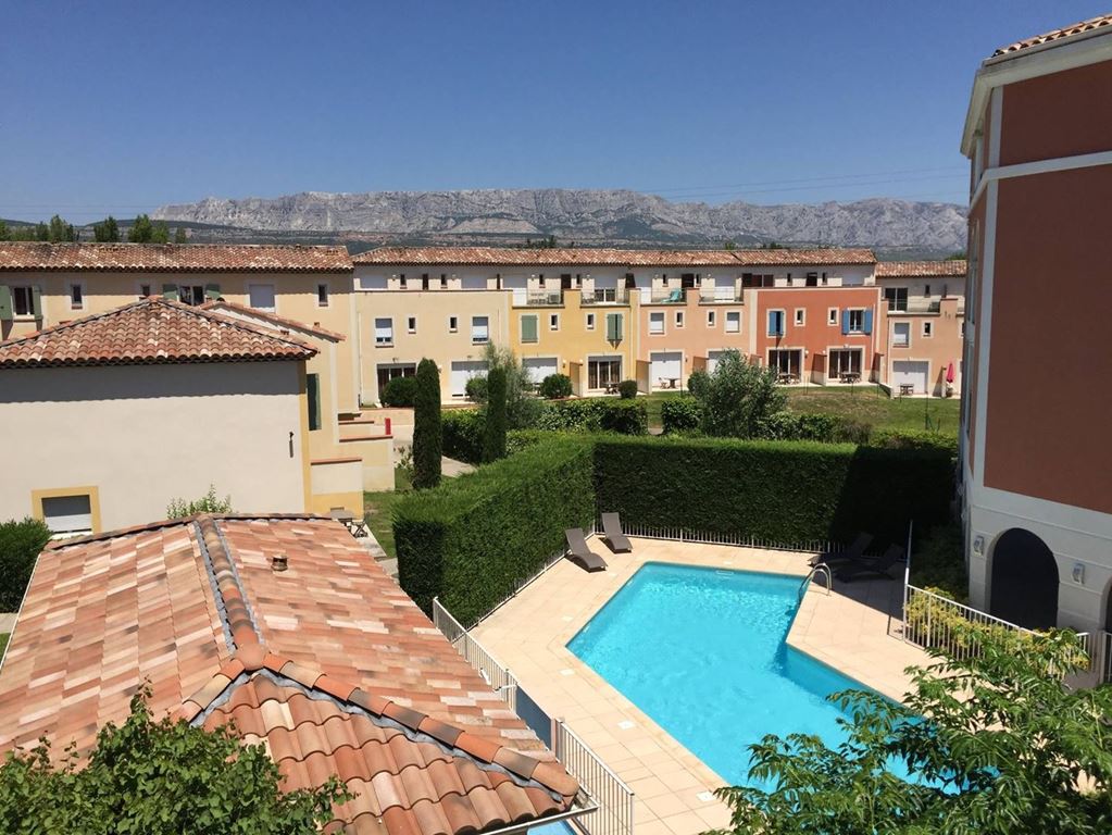 Appartement T4 ROUSSET 114000€ EURO PATRIMOINE IMMOBILIER Appartement T4 ROUSSET 114000€ EURO PATRIMOINE IMMOBILIER