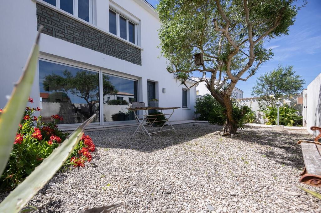 Maison indépendante LA ROCHELLE 526000€ EURO PATRIMOINE IMMOBILIER Maison indépendante LA ROCHELLE 526000€ EURO PATRIMOINE IMMOBILIER