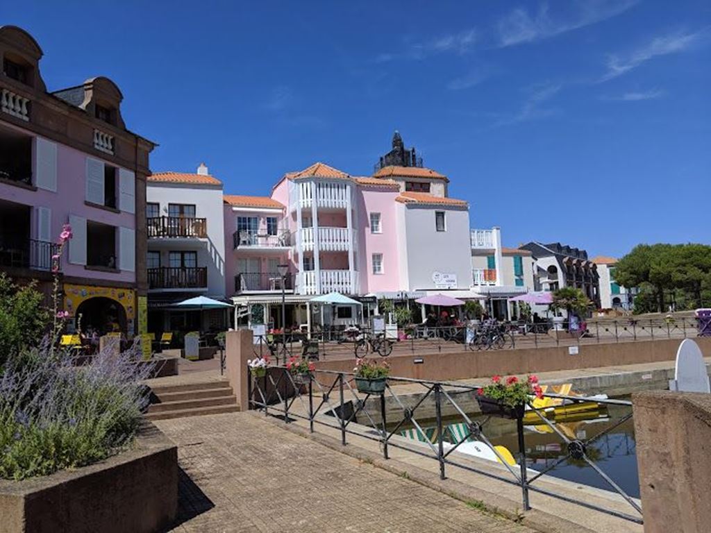 Maison de village LES SABLES D'OLONNE 88000€ EURO PATRIMOINE IMMOBILIER Maison de village LES SABLES D'OLONNE 88000€ EURO PATRIMOINE IMMOBILIER